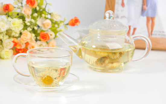 菊花茶－菊花茶作用与功效－春天喝菊花茶的好处