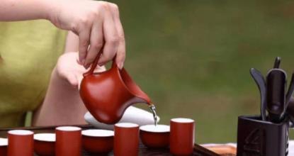 高级茶艺师的茶叶冲泡方法-不同的茶性不同冲泡手法