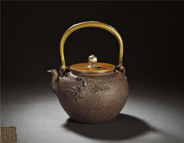 日本经典茶具:传世铁壶系列_日本茶具欣赏图
