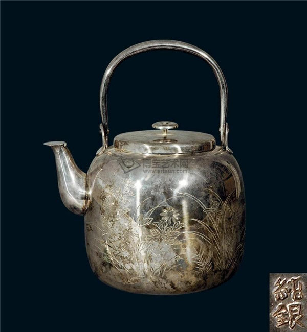 日本经典茶具:传世铁壶系列_日本茶具欣赏图