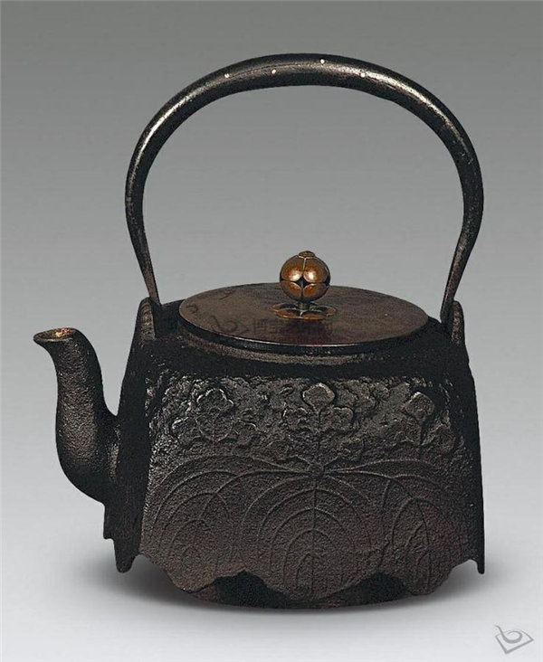 日本经典茶具:传世铁壶系列_日本茶具欣赏图