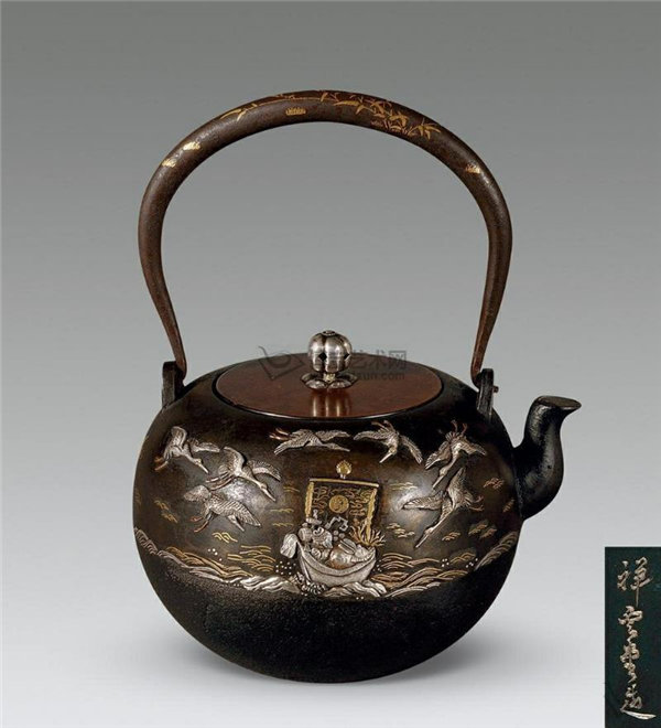 日本经典茶具:传世铁壶系列_日本茶具欣赏图